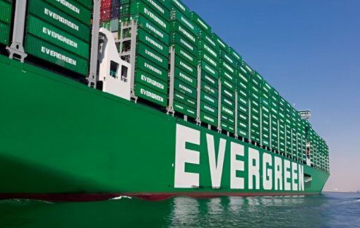 Evergreen encomenda 23 navios porta-contêineres de médio porte