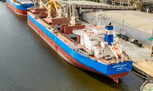 Paraná registra maior operação de cevada em um único navio