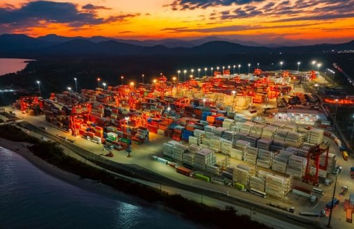 Porto Itapoá movimenta 74 mil contêineres e bate recorde em junho