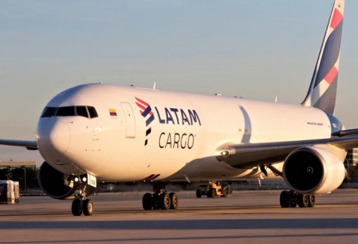 Latam Cargo completa um ano da rota Miami–Confins
